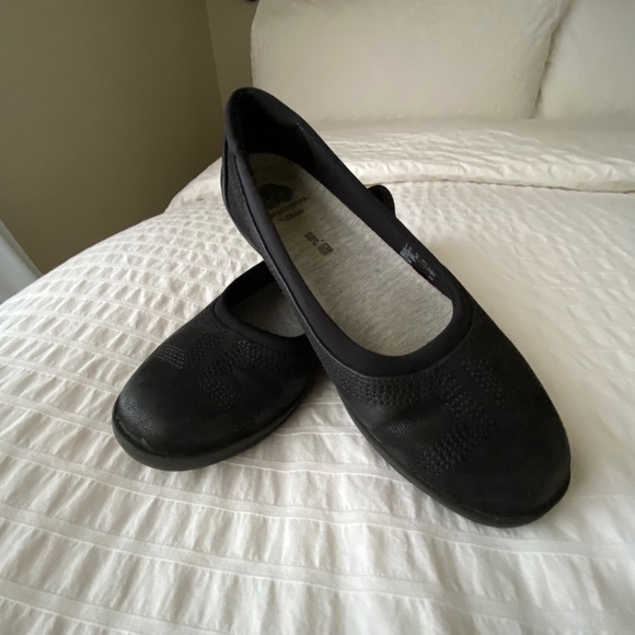 clarks ayla low flats